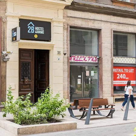 2B Hostel & Rooms-2